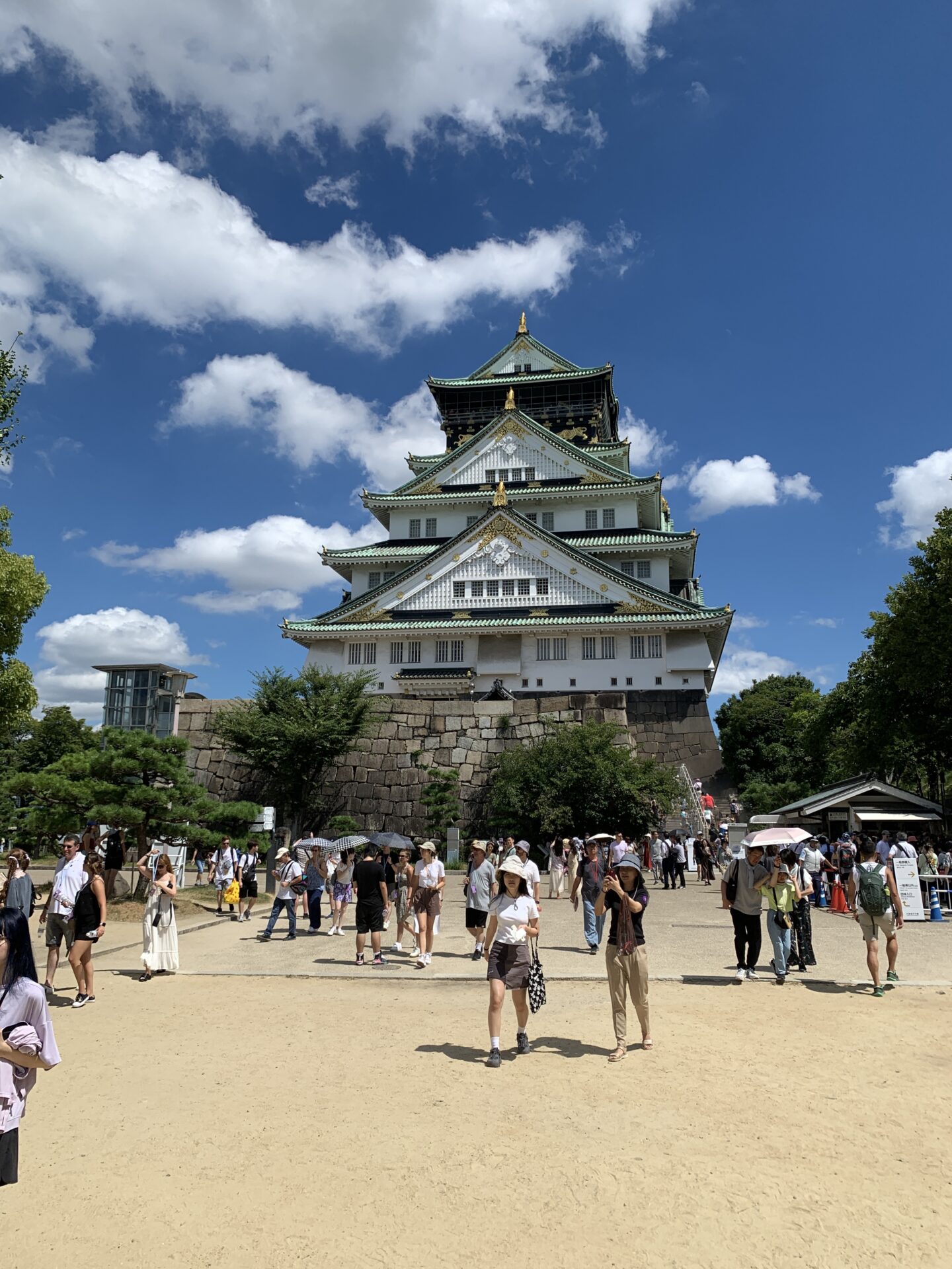ガンプラ探訪　大阪城を観光したら、敷地内に海洋堂のミュージアムを発見。ショップもあるぞ！